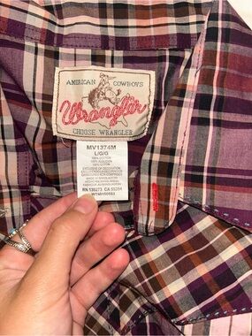 Wrangler Women's Purple and Brown Plaid Button-Down Shirt vintage